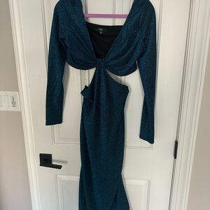 Elegant Teal Long-Sleeve Dress